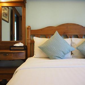 Zimmer mit Kingsize-Bett